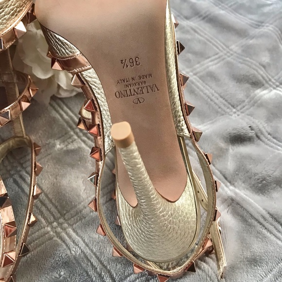 Valentino Rockstud Pumps - Picture 6 of 16